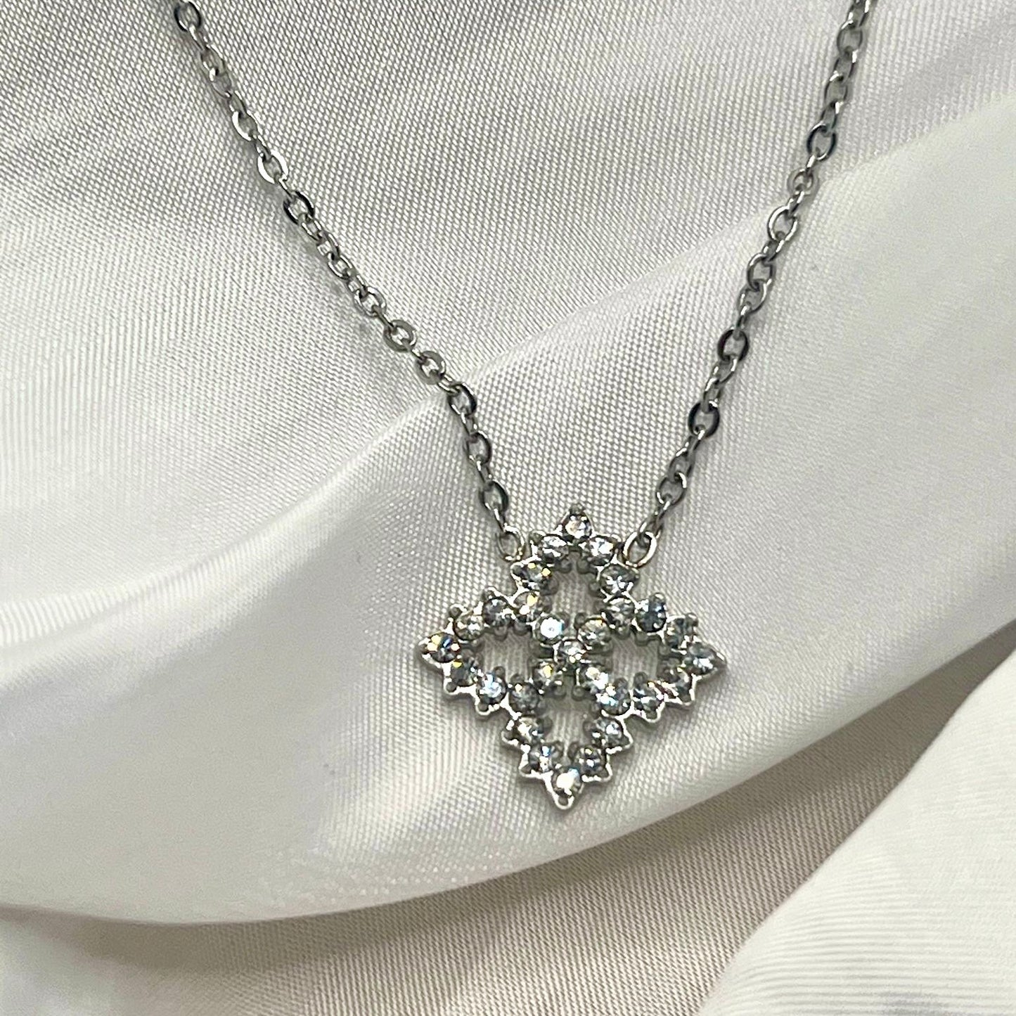 Collier Nisrine